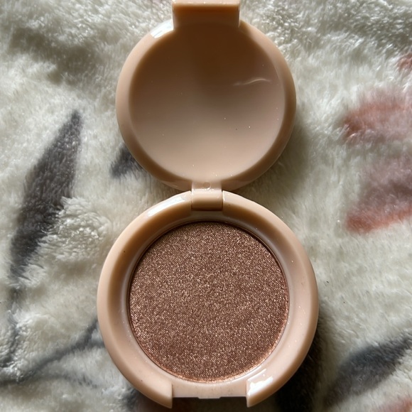 IBY BEAUTY
Eyeshadow - Picture 3 of 4